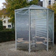 Raucherpavillon Genius L im Streifendekor für AMB Generali Versicherungen Raucherpavillion Generali